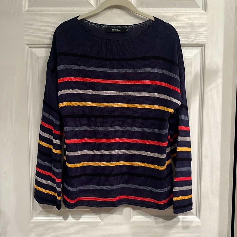 Zesica brand size L pullover sweater
